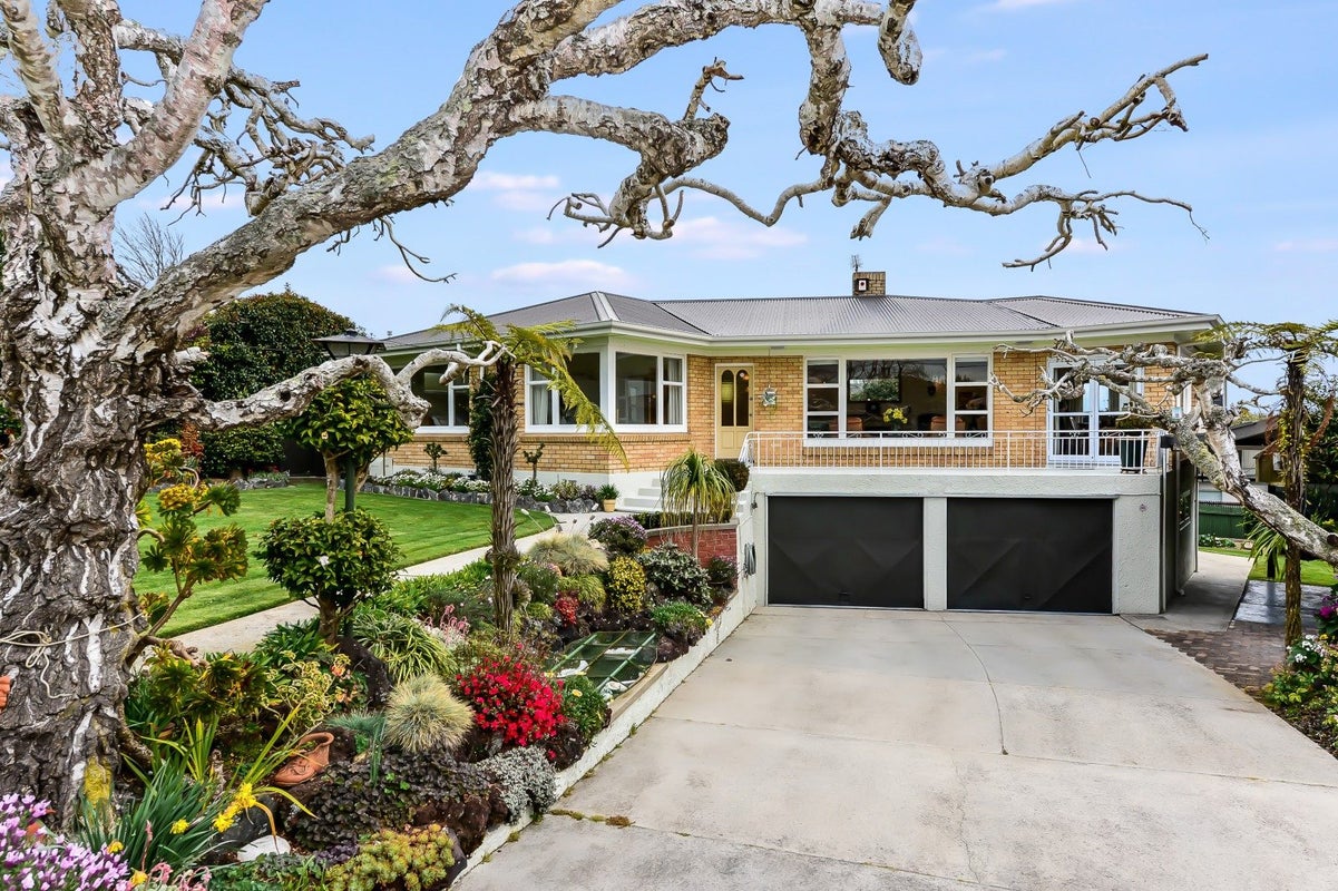 765 River Road, Chartwell, Hamilton - Carousel 1