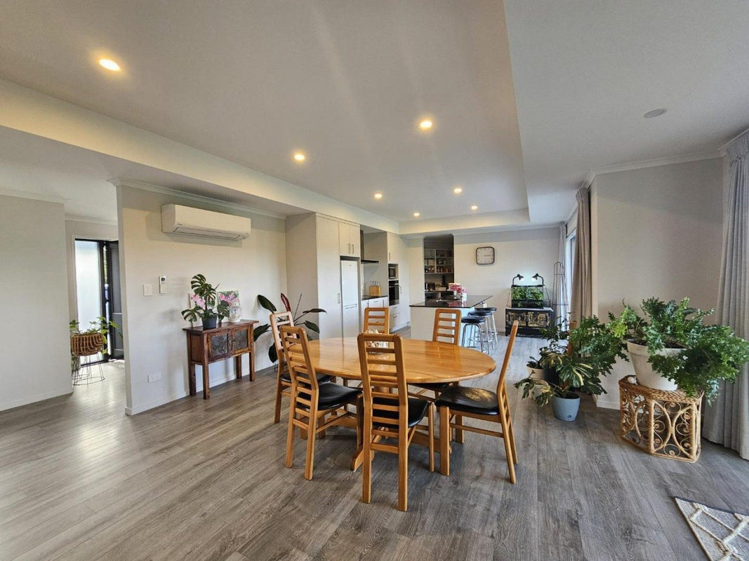 372 Whitehills Road, Silverdale - Carousel 16
