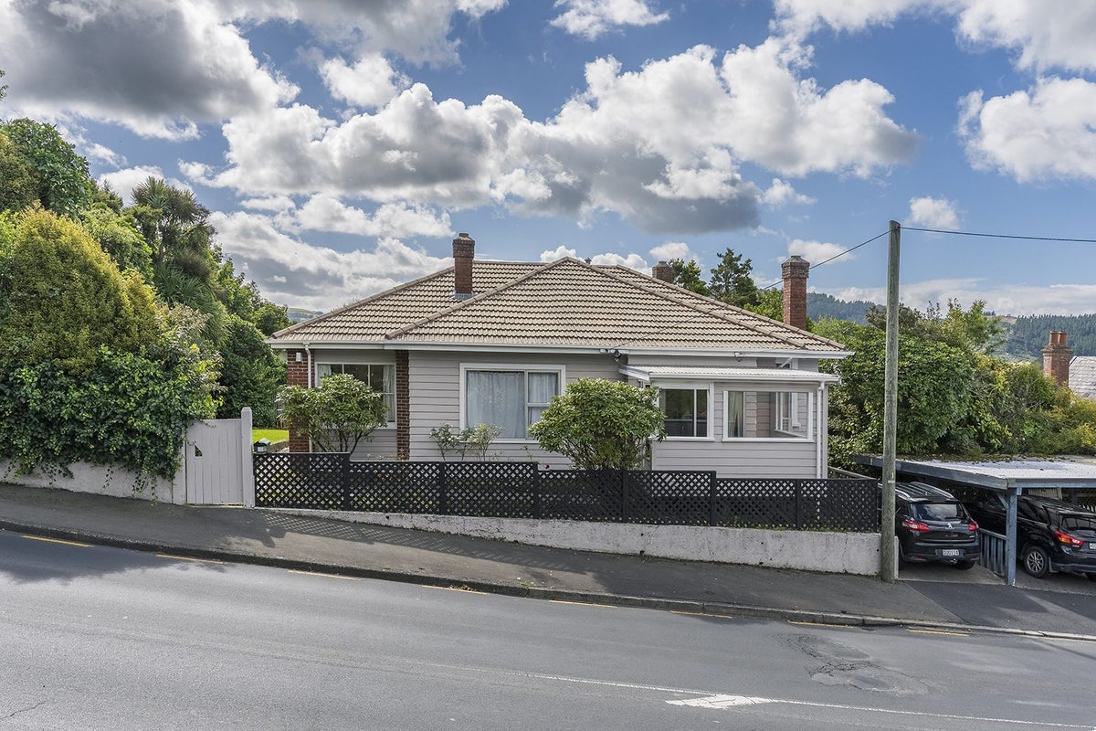 18 Lachlan Avenue, North Dunedin, Dunedin - Carousel 1