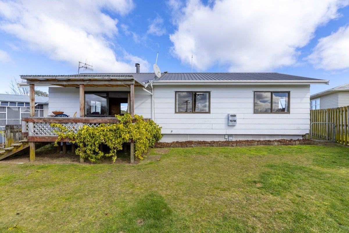 7 Hinemoa Avenue, Taupo, Taupo - Carousel 1