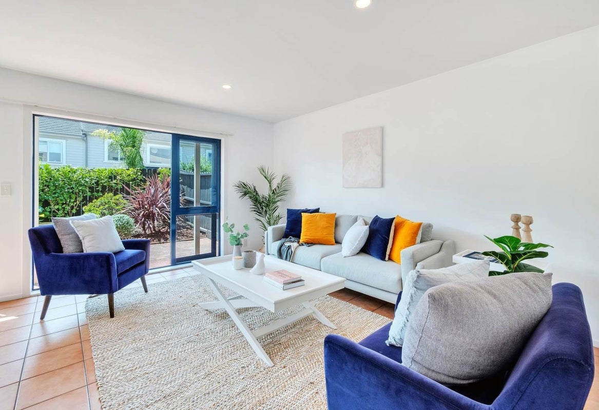 3/70 Fernhill Way, Oteha, Auckland - Carousel 1