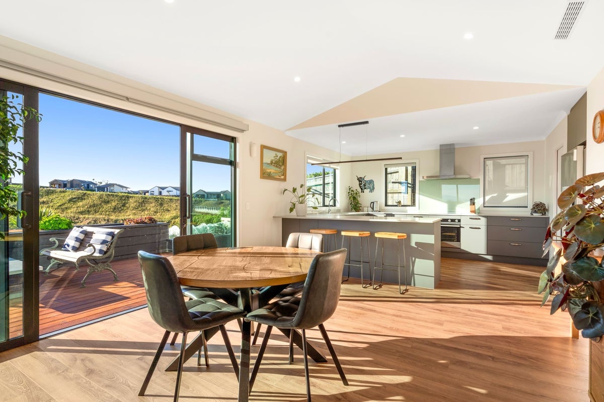 24 Huntaway Close, Stoke, Nelson - Carousel 2