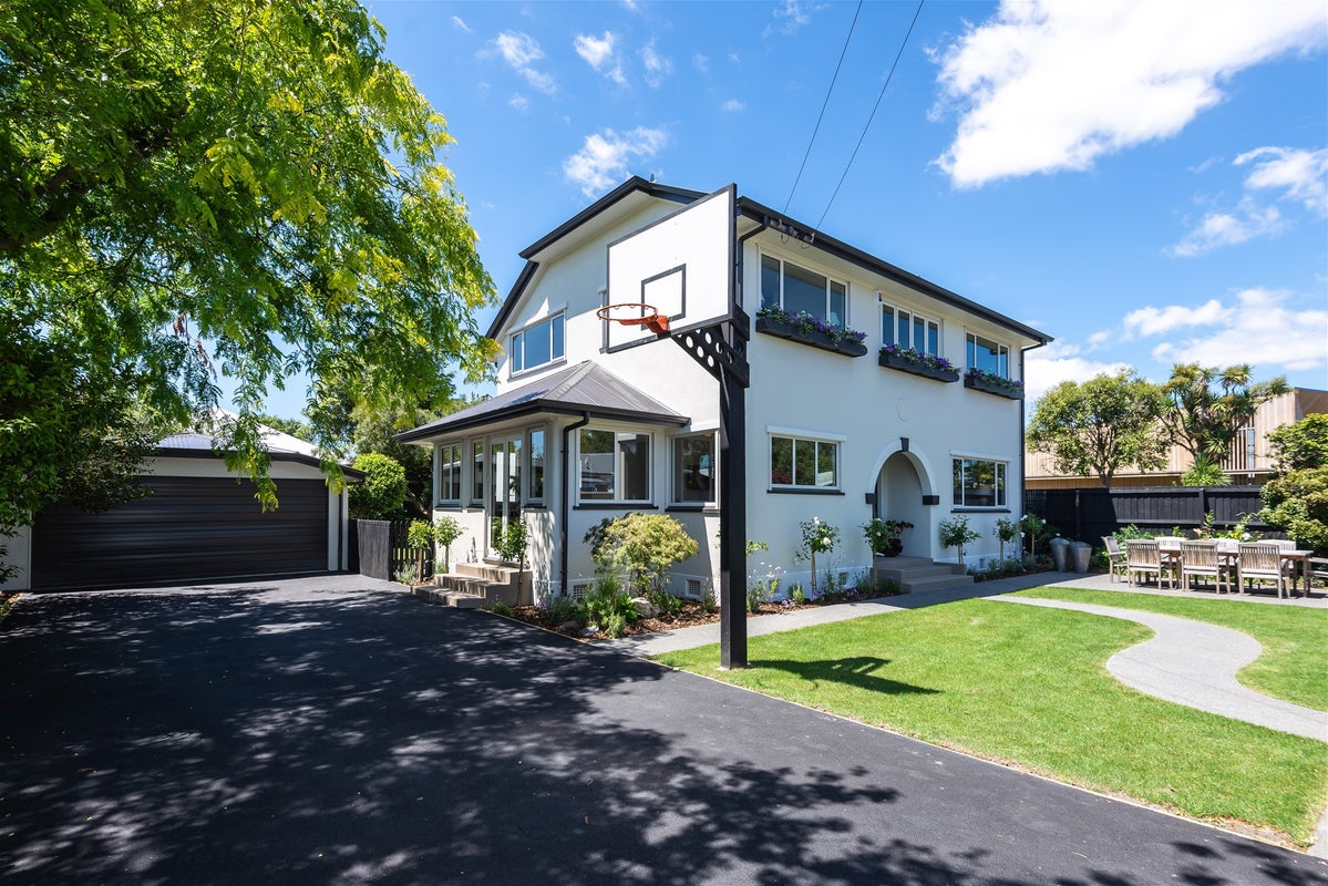 132 Caledonian Road, St Albans, Christchurch - Carousel 1