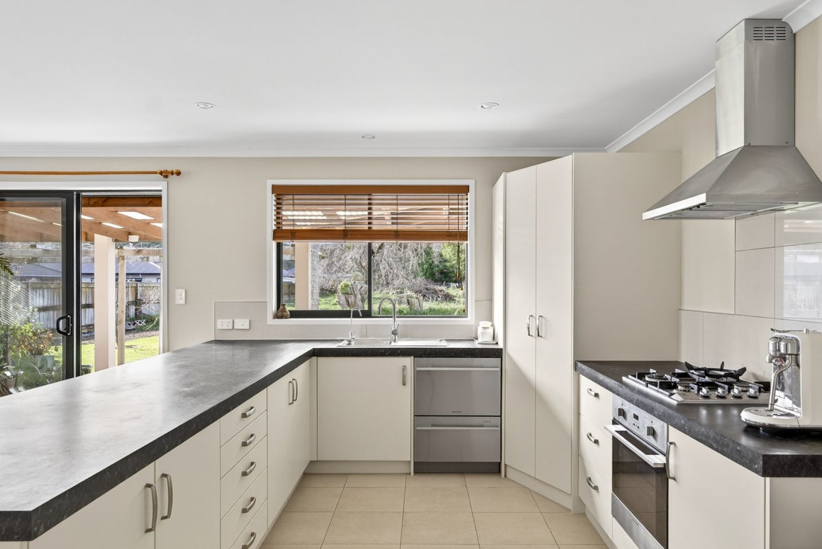 45 Sterling Park, Lytton West, Gisborne, Gisborne - Carousel 2