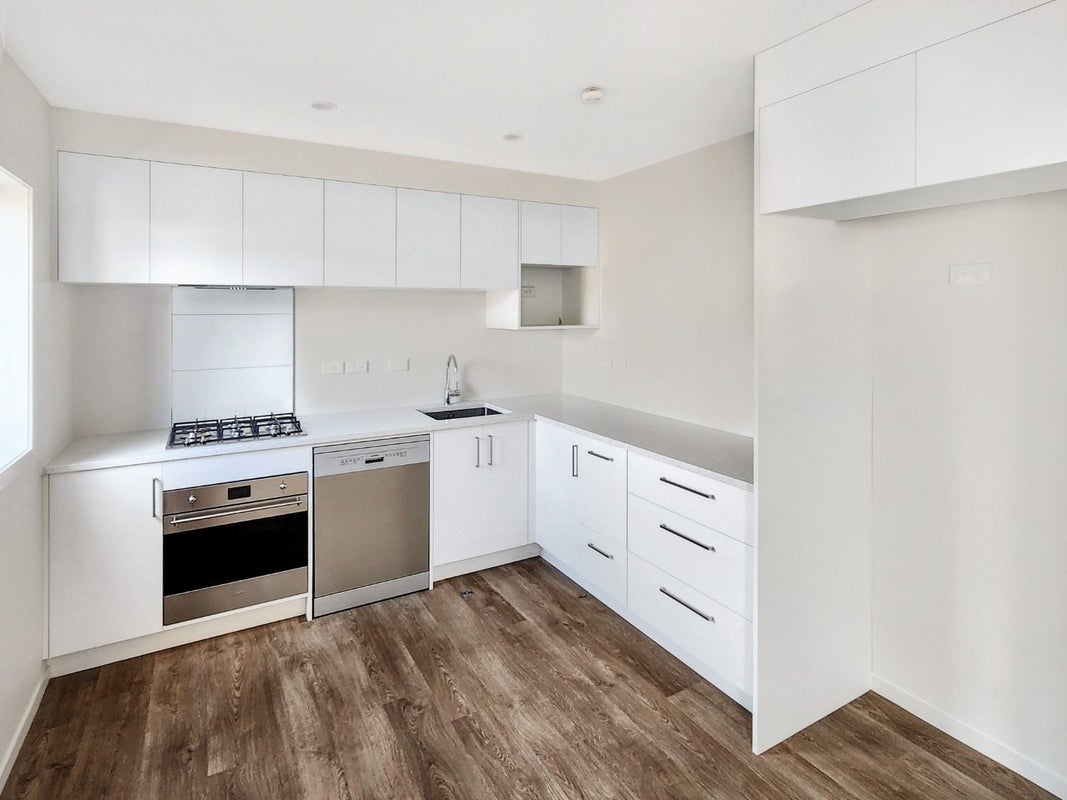 4/12 Mana Avenue, Titahi Bay, Porirua - Carousel 2