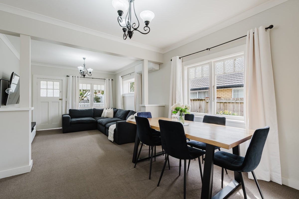 4 Pitt Street, Frankton, Hamilton - Carousel 2