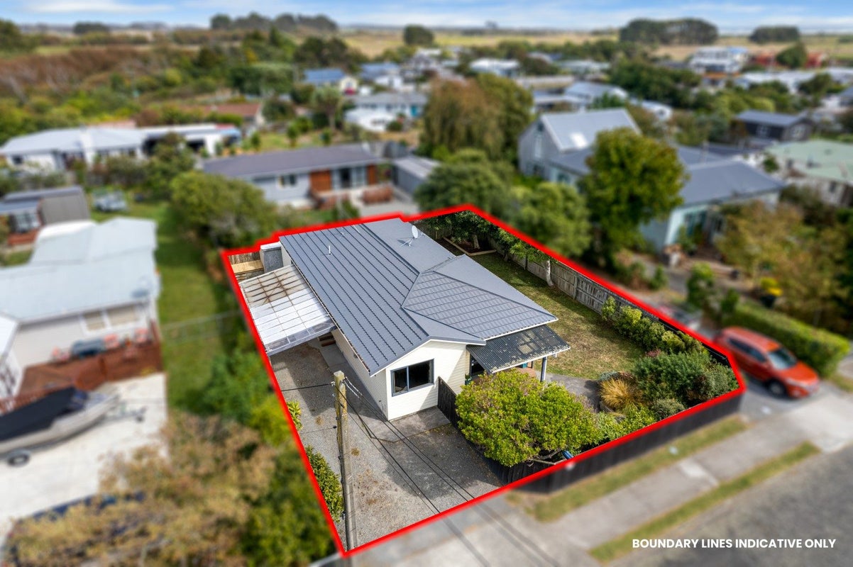 101A Atkinson Avenue, Otaki Beach, Otaki - Carousel 1