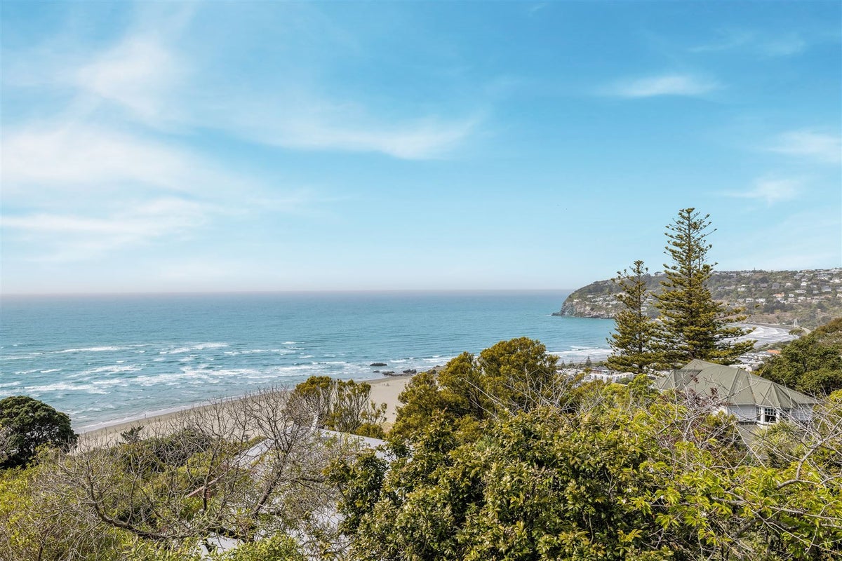 16 Tuawera Terrace, Clifton, Christchurch - Carousel 2