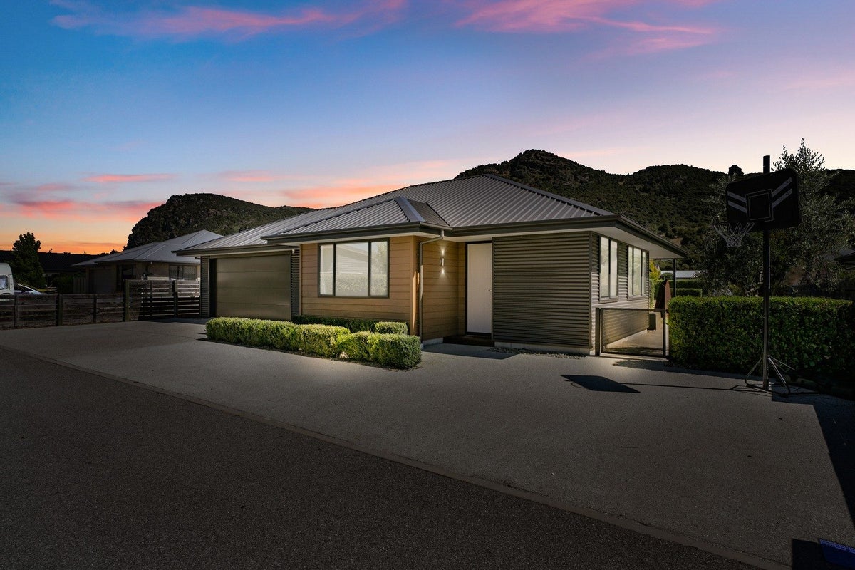 12 Warbler Lane, Albert Town, Wanaka - Carousel 1