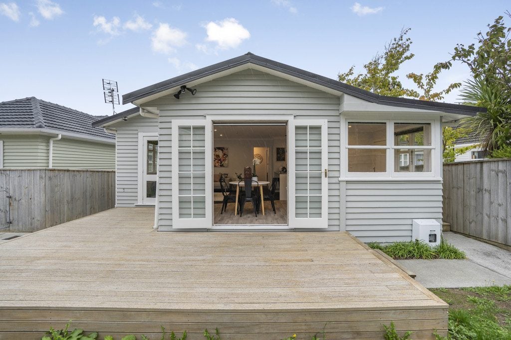 166 Wellington Road, Wainuiomata, Lower Hutt - Carousel 2