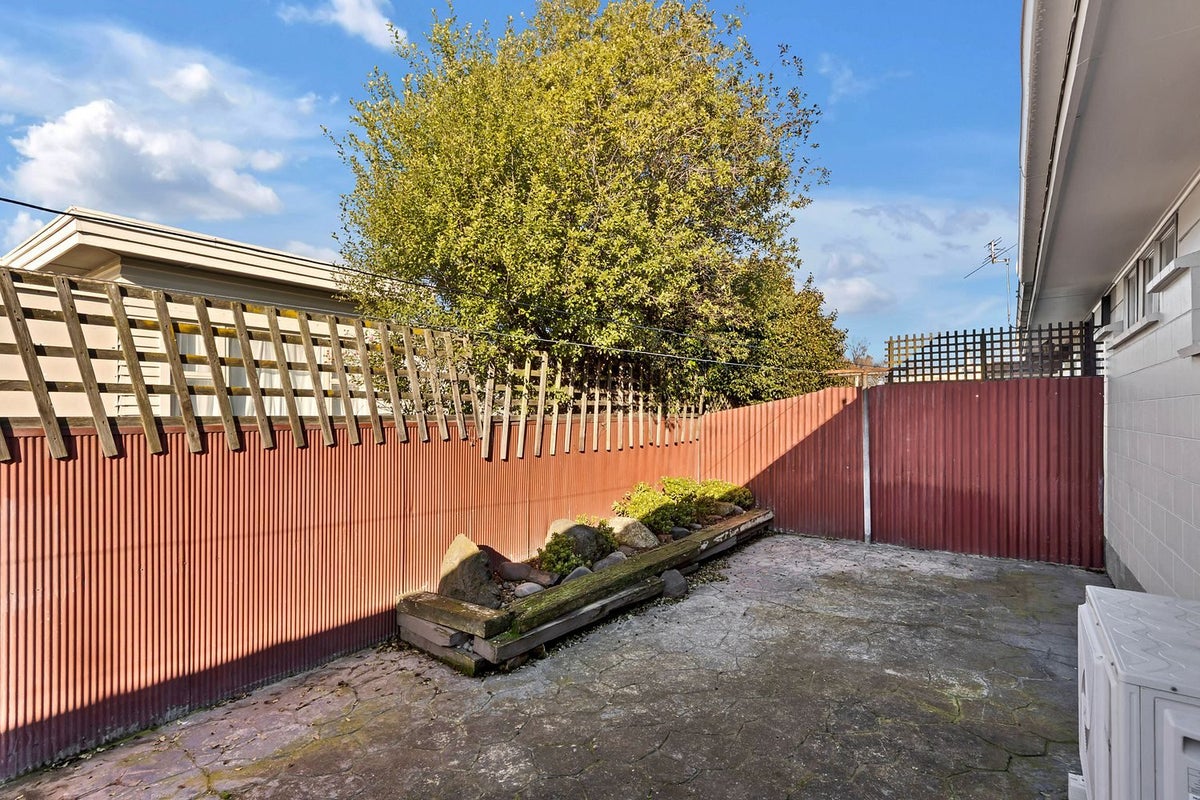 1B Witham Street, Hornby, Christchurch - Carousel 7