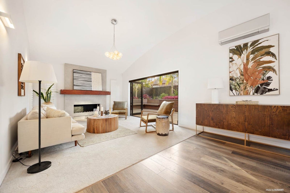 2/24 Ngataringa Road, Devonport, Auckland - Carousel 2