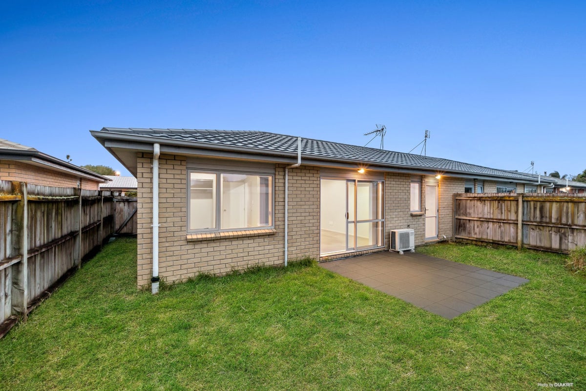 5/68 Fonteyn Street, Avondale, Auckland - Carousel 2