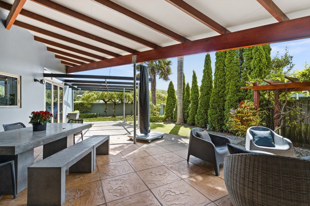 207 Avenue Road, Greenmeadows, Napier - Carousel 1