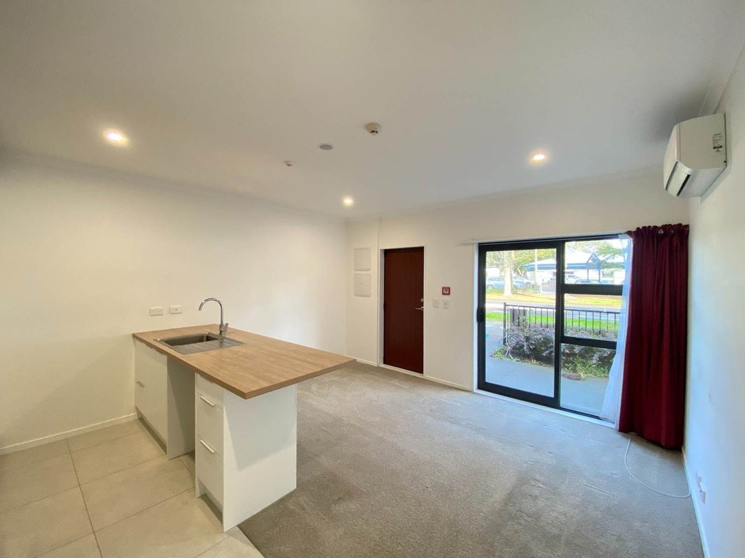 7/20 Bader Drive, Mangere, Auckland - Carousel 2