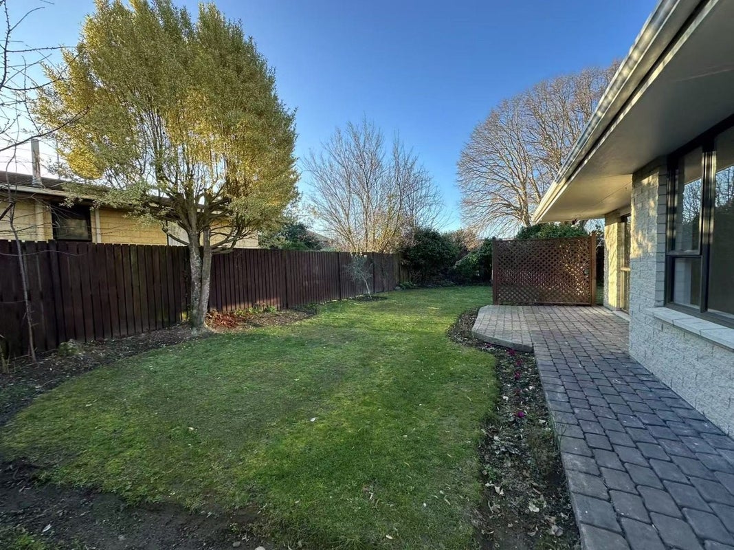 12 Juniper Place, Burnside, Christchurch - Carousel 14