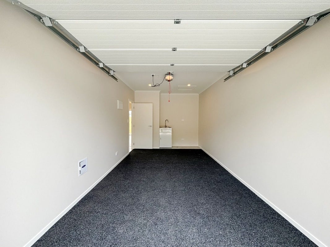 18D Cypress Crescent, Pukete, Hamilton - Carousel 13