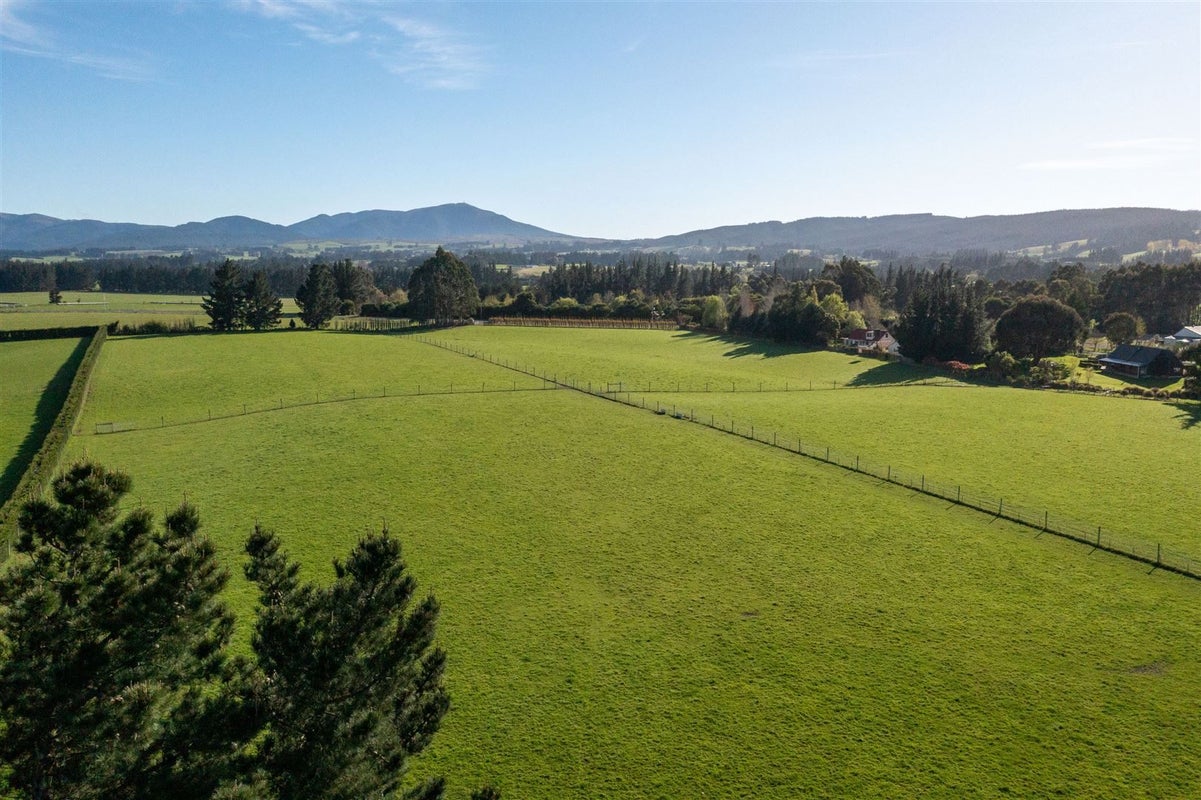 637 Loburn Whiterock Road, Loburn, Rangiora - Carousel 1