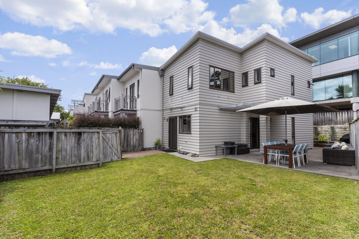 32/92 Bush Road, Albany, Auckland - Carousel 1