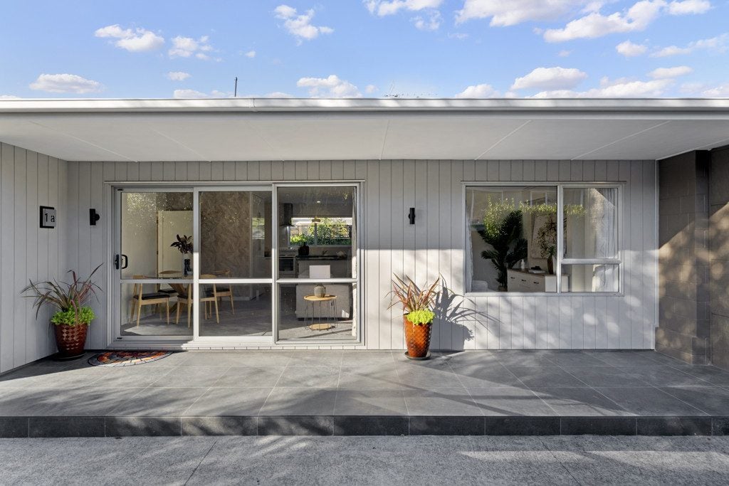 2/1 LEONARD PLACE, Saint Martins, Christchurch - Carousel 24
