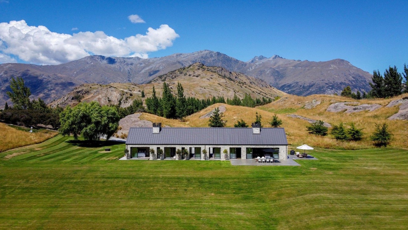 7 Bendemeer Lane, Lake Hayes, Queenstown-Lakes, Otago - Carousel 1