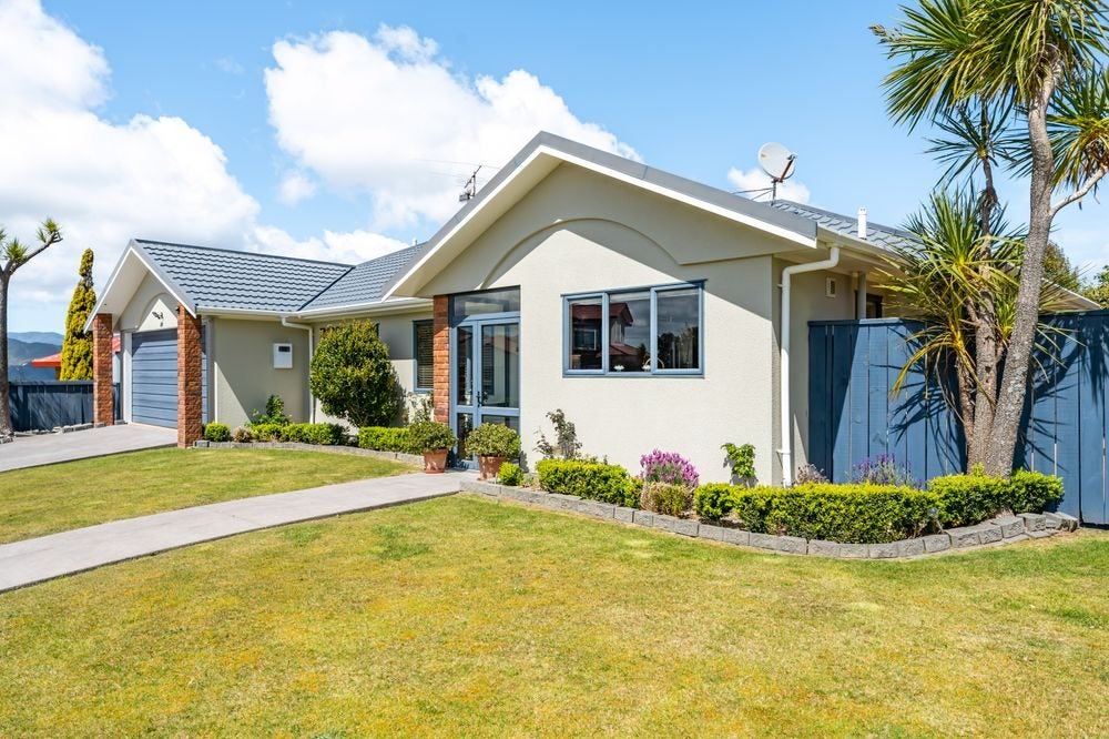 99 Redvers Drive, Belmont, Lower Hutt - Carousel 1