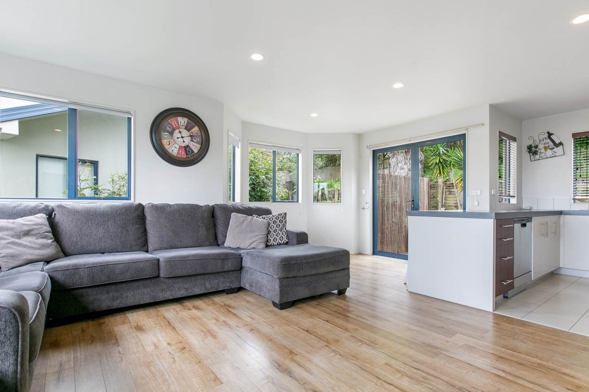 14 Carento Way, Stanmore Bay, Whangaparaoa - Carousel 2