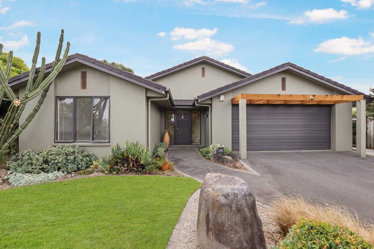 1 Fencourt Place, Rototuna North, Hamilton - Carousel 2