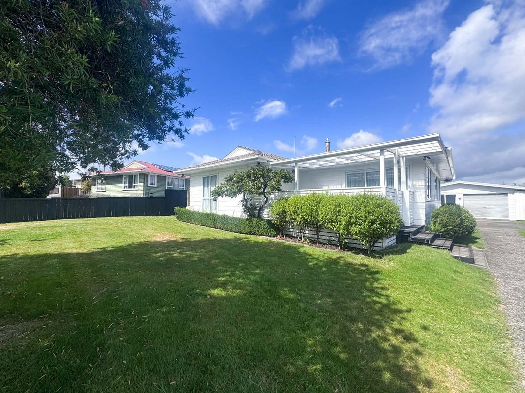 12 Tennyson Drive, Owhata, Rotorua - Carousel 2