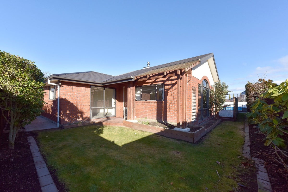 10 Courtfield Close, Parklands, Christchurch - Carousel 18