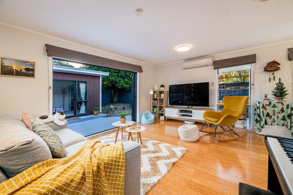 62A View Road, Henderson, Auckland - Carousel 2