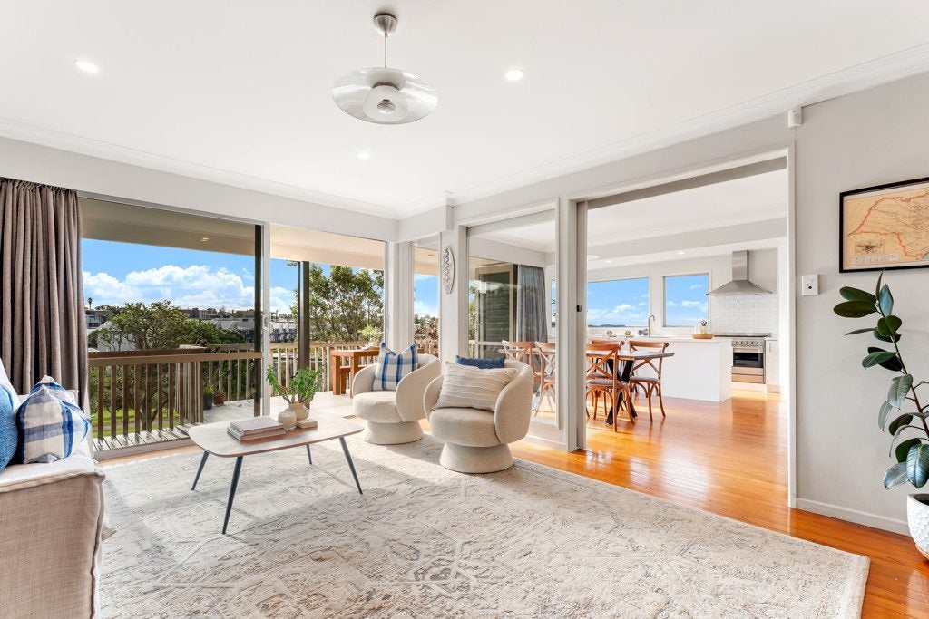 12 Tawhana Crescent, Red Beach, Whangaparaoa - Carousel 1