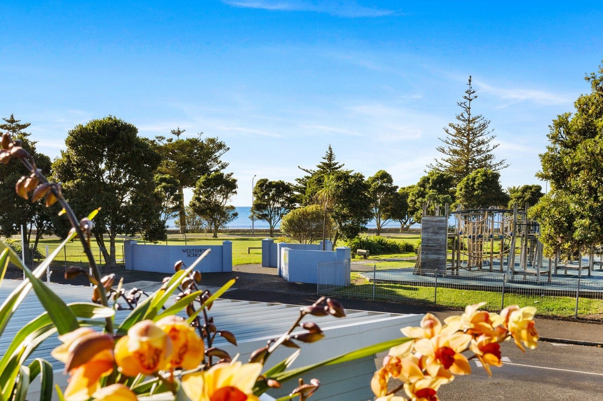 35 Charles Street, Westshore, Napier - Carousel 1