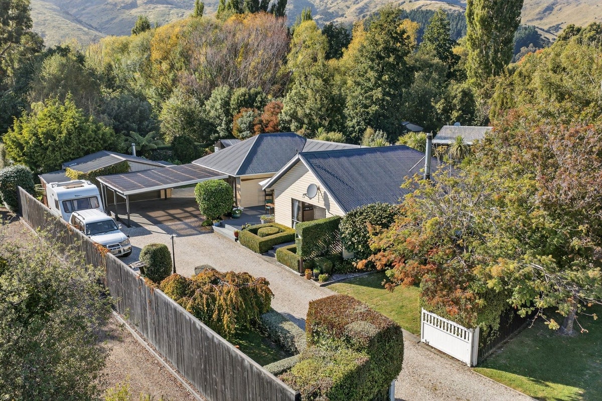 21 Monalua Avenue, Diamond Harbour, Banks Peninsula, Canterbury - Carousel 1