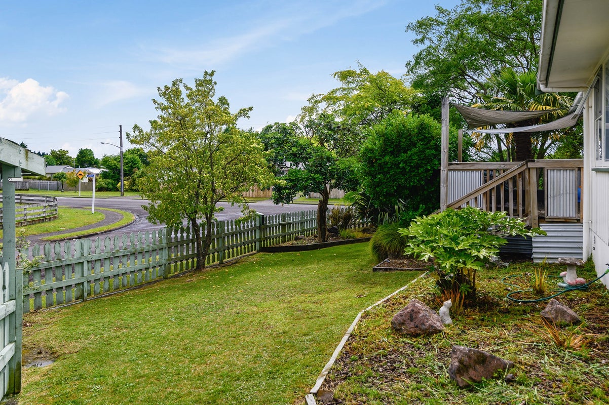 2 Garnet Place, Pukehangi, Rotorua - Carousel 2