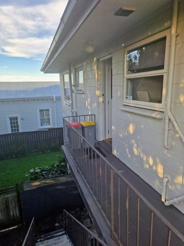 6/2 Mountain View Road, Western Springs, Auckland - Carousel 13