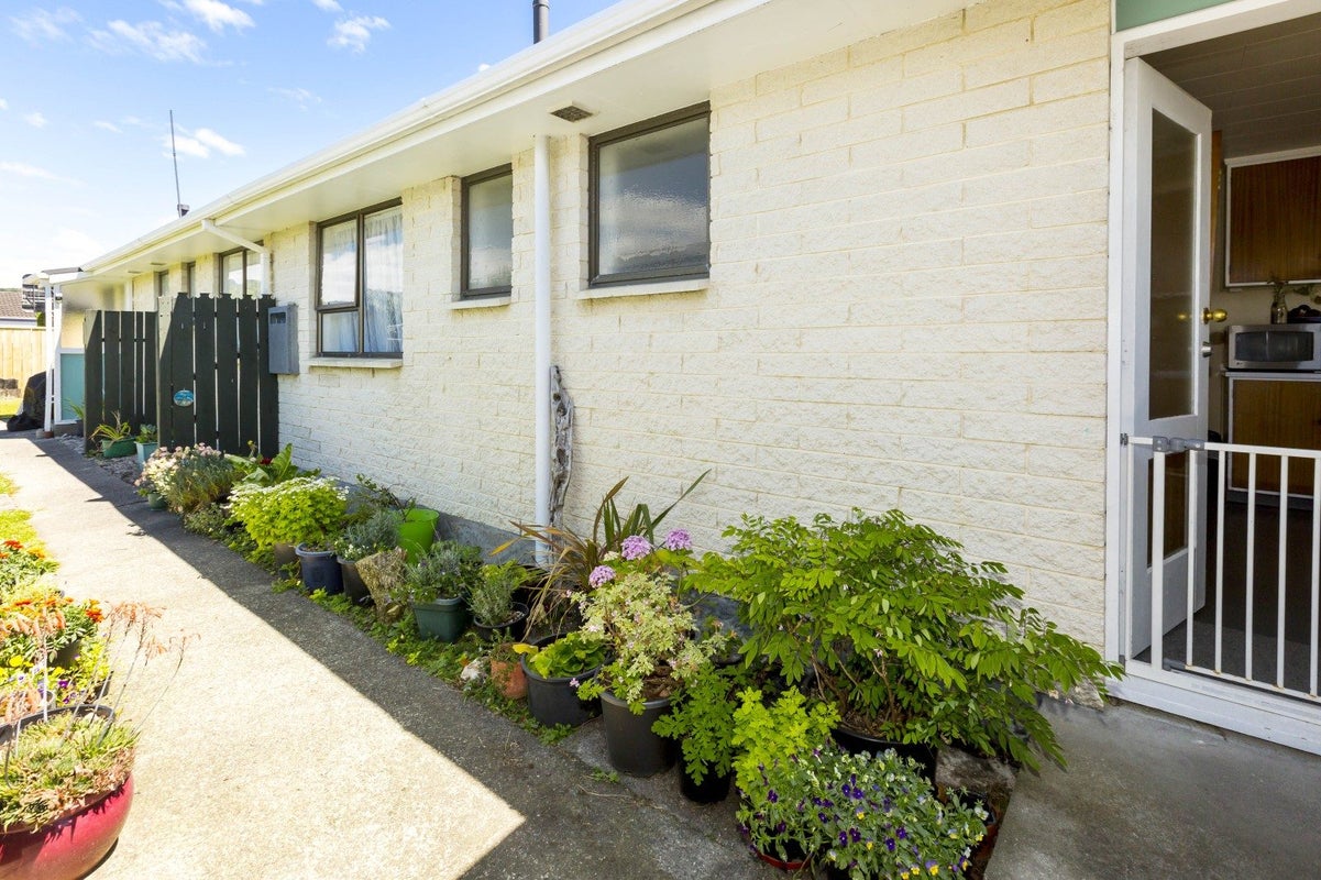 1/14 Clouston Park Road, Ebdentown, Upper Hutt - Carousel 2