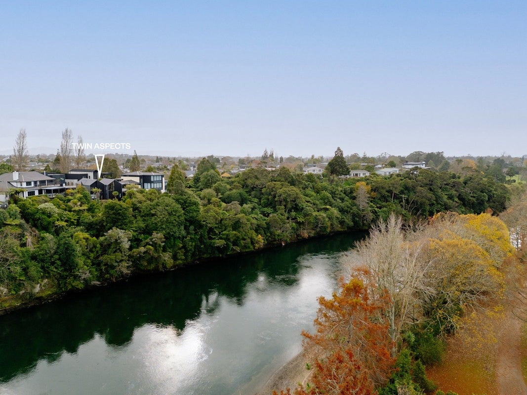 19 Minchin Crescent, St Andrews, Hamilton - Carousel 2