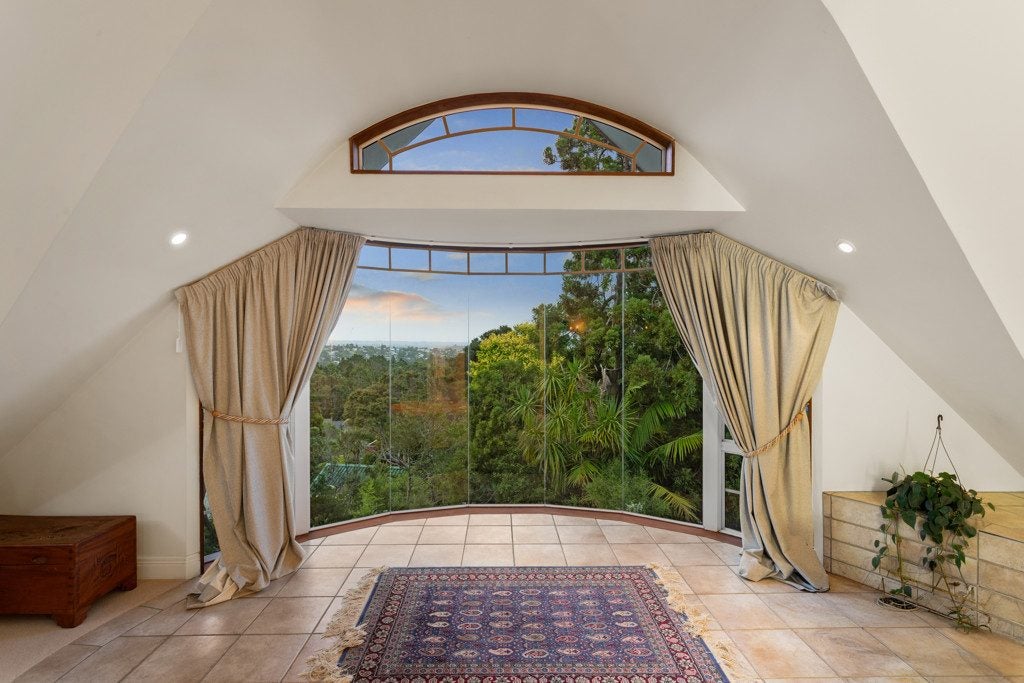 52 Daffodil Street, Titirangi, Auckland - Carousel 1