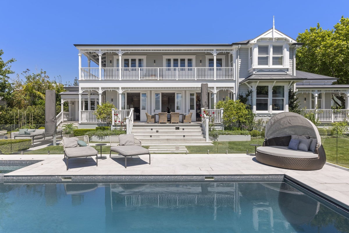 21 Herne Bay Road, Herne Bay, Auckland - Carousel 1