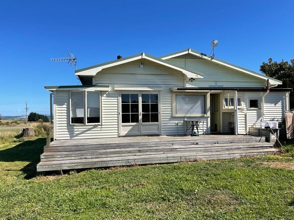 322 Ferry Road, Waltham, Christchurch - Carousel 1