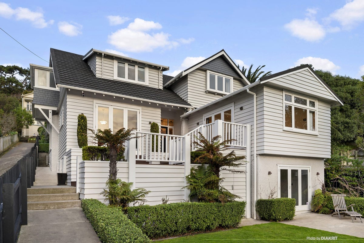 75 Hamilton Road, Hataitai, Wellington - Carousel 1