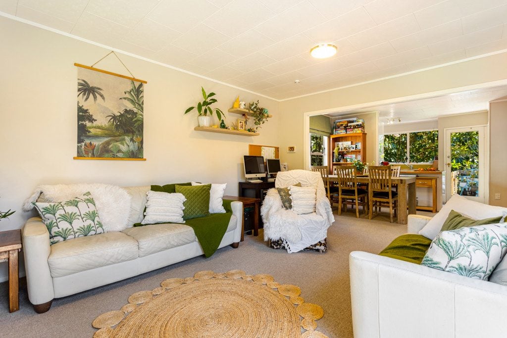 117 Daffodil Street, Titirangi, Auckland - Carousel 2