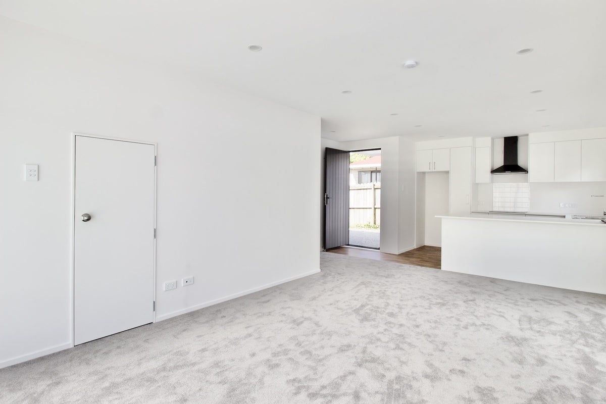 111A Lancaster Road, Beach Haven, Auckland - Carousel 1
