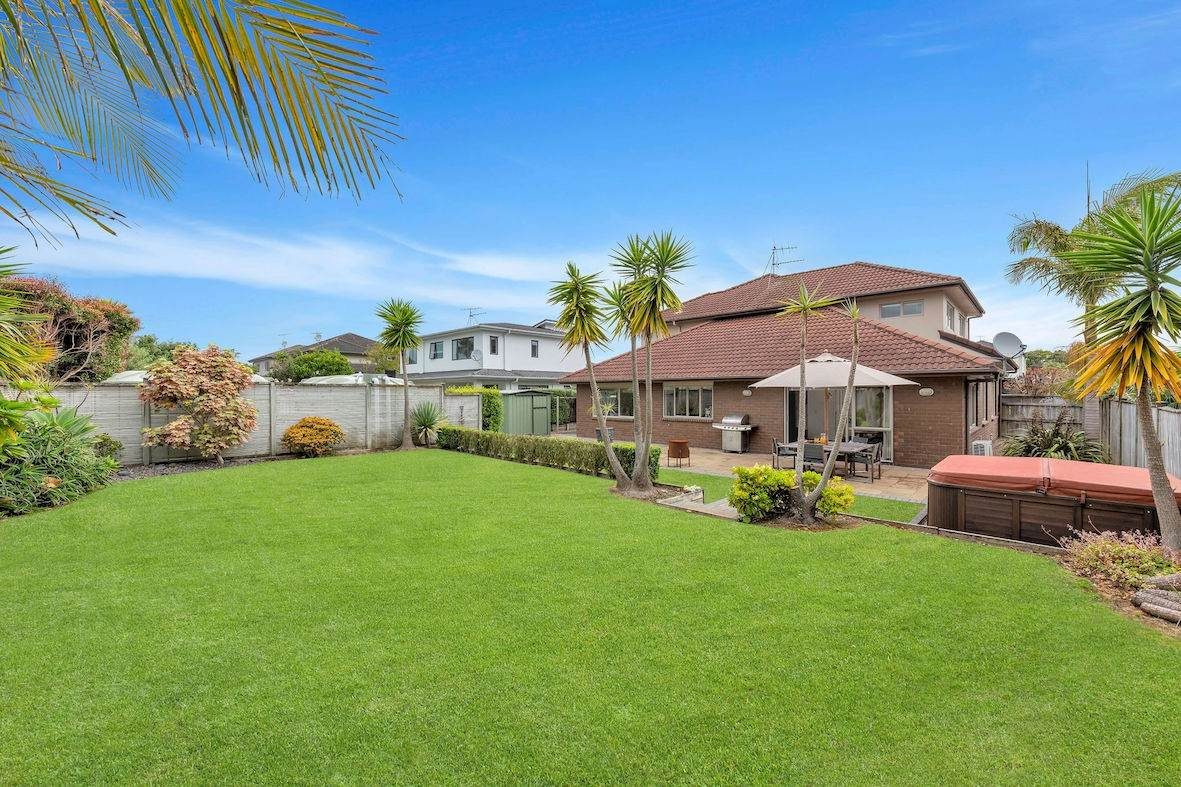 17 Pine Harbour Parade, Beachlands, Auckland - Carousel 17