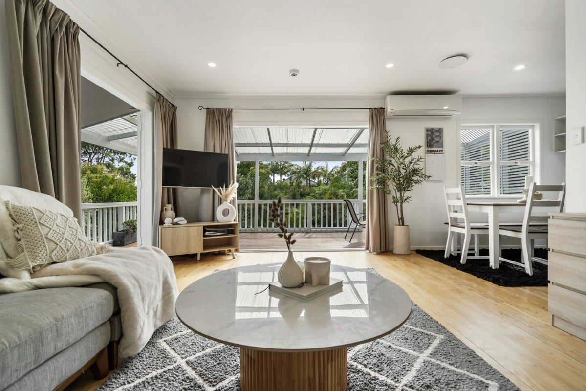 19 Lanigan Street, Birkdale, Auckland - Carousel 2