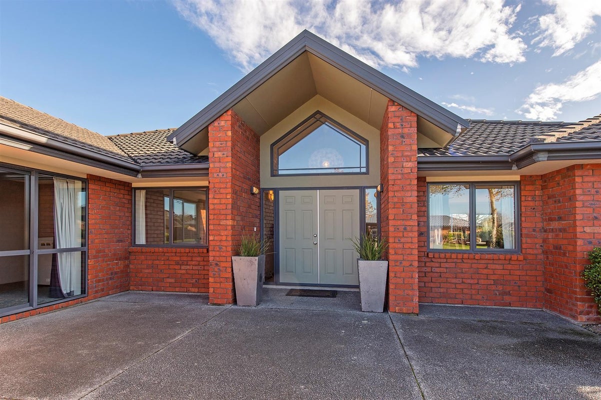 18 Coolspring Way, Redwood, Christchurch - Carousel 2