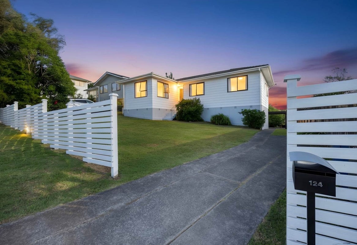 124 Solar Road, Glen Eden, Auckland - Carousel 1