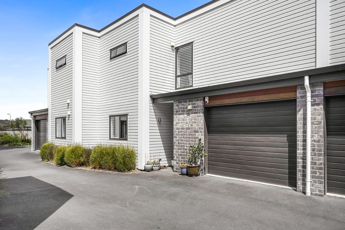 2/3 Korimako Street, Frankton, Hamilton - Carousel 1