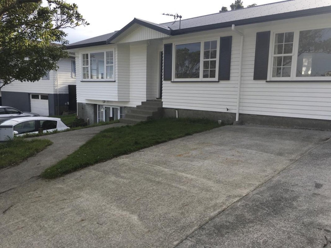 66 Stewart Drive, Newlands, Wellington - Carousel 1